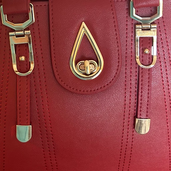 New Handbag With Crossbody Option-Vegan Leather. Available in Red or Black! - Picture 5 of 9